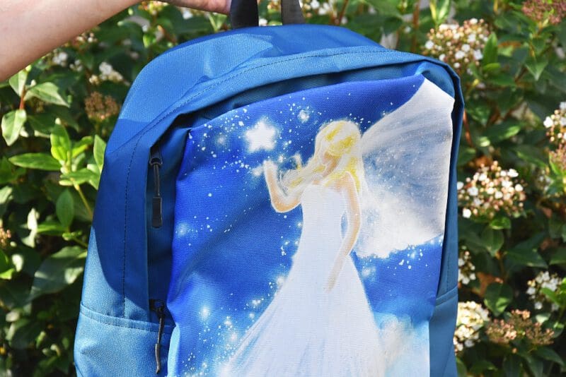 Rucksack mit Engelbild in Blautönen – Bild 9